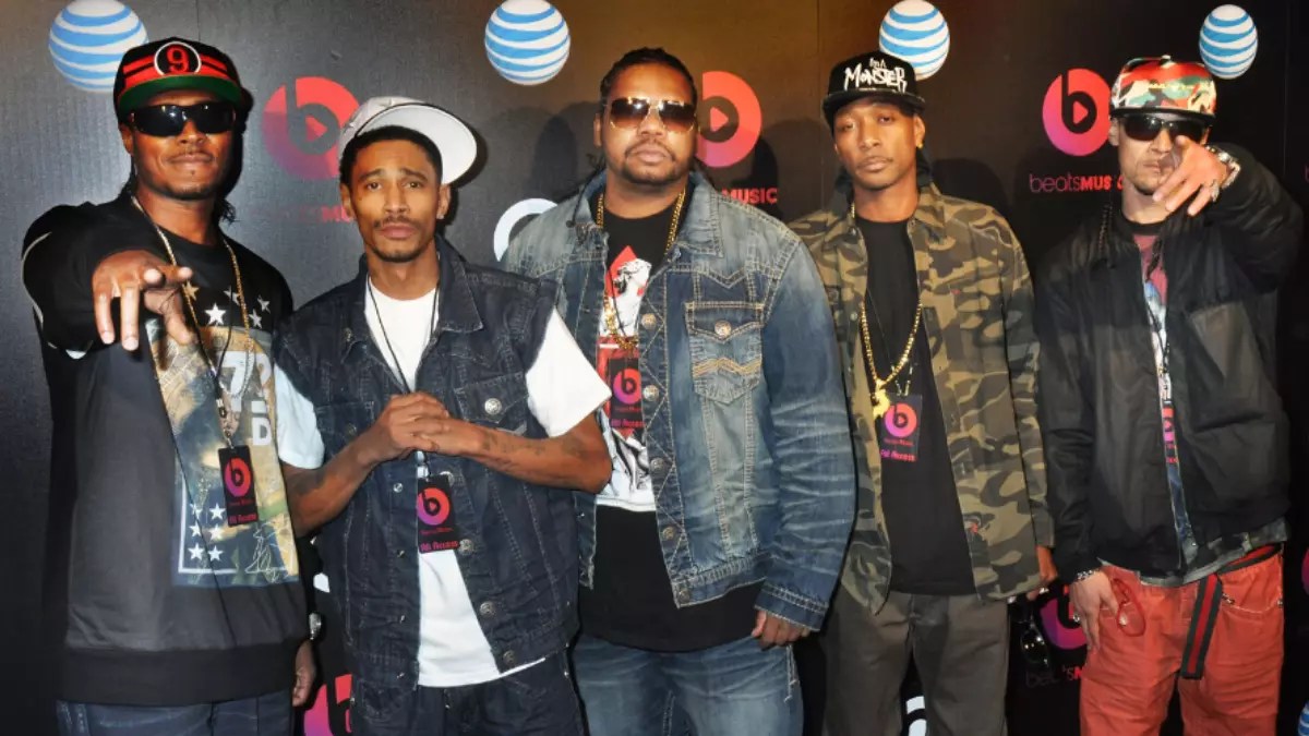 Bone Thugs-N-Harmony announce show at Cleveland Agora in November ... Drone hits bone thugs n harmony mid performance