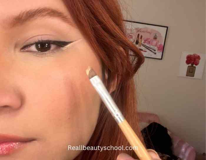 How to Apply Liquid Eyeliner for Hooded Eyes (Tutorial) - Real Beauty ... Do Eyeliner on Hooded Eyelids