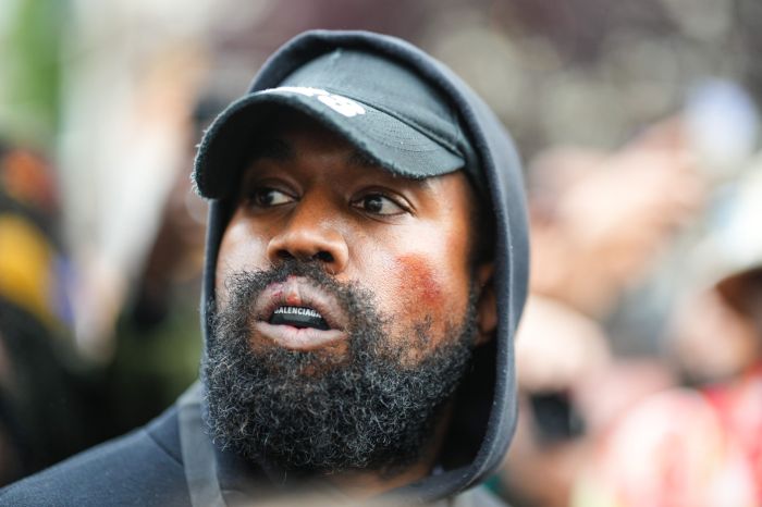 Kanye west invites james blake to collaborate