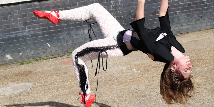 Listen lindstrm remixes glassers mirrorage