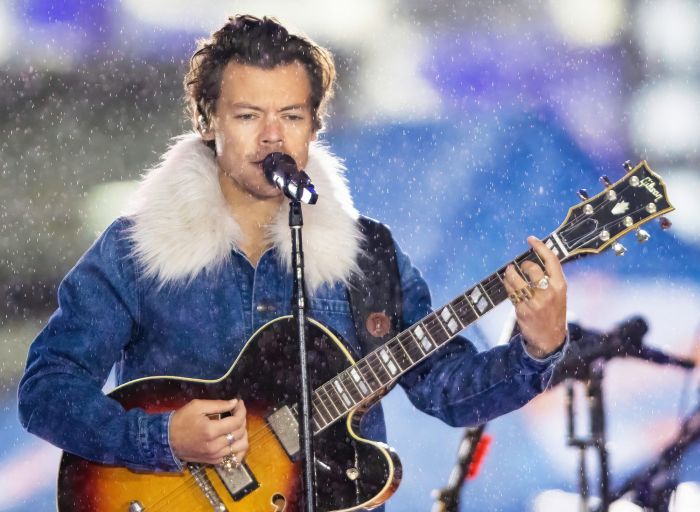 Harry Styles cancels Copenhagen show after shooting near venue | CNN Harry styles cancels copenhagen concert after tragic mall shooting