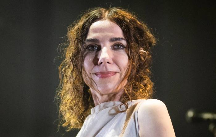 Pj harvey announces tour