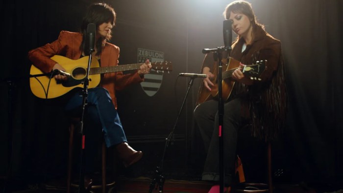 Sharon Van Etten, Angel Olsen: Acoustic 'Like I Used To' on 'Kimmel'