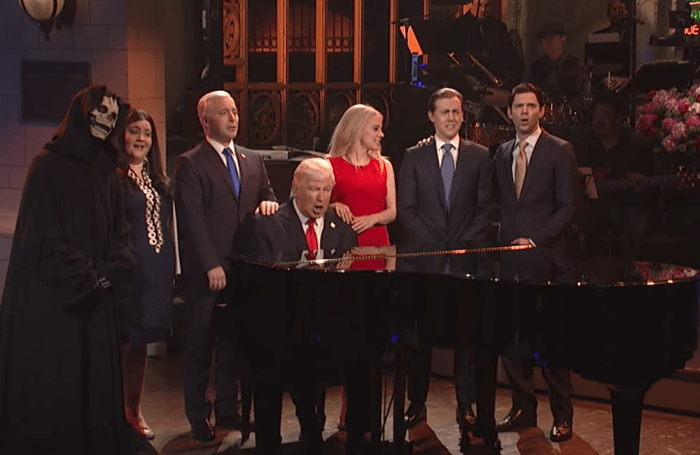 Alec baldwin opens snl as donald trump and covers leonard cohens hallelujah