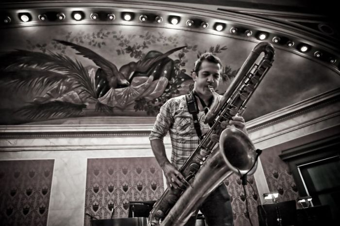 Colin Stetson ha composto al colonna sonora del nuovo film horror/sci ... Colin stetson scores new nicolas cage movie color out of space