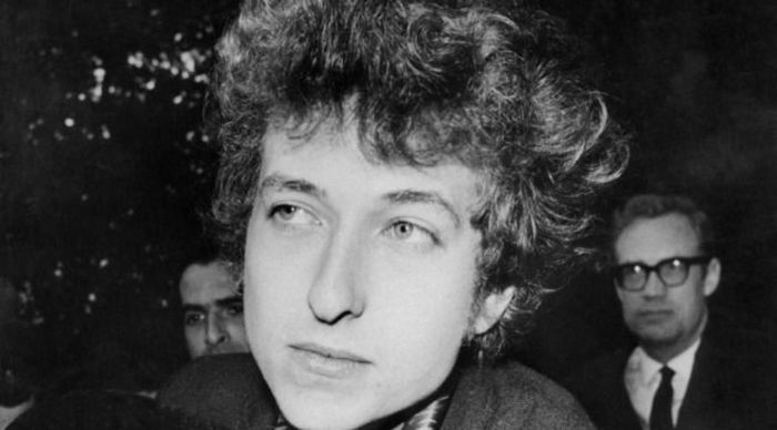 Nobel committee says bob dylan is ignoring them