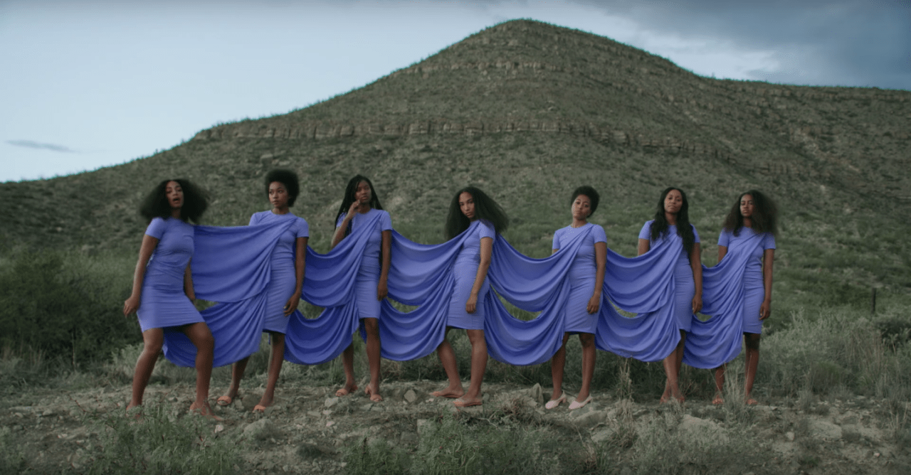 Watch solange perform cranes in the sky and dont touch my hair on snl