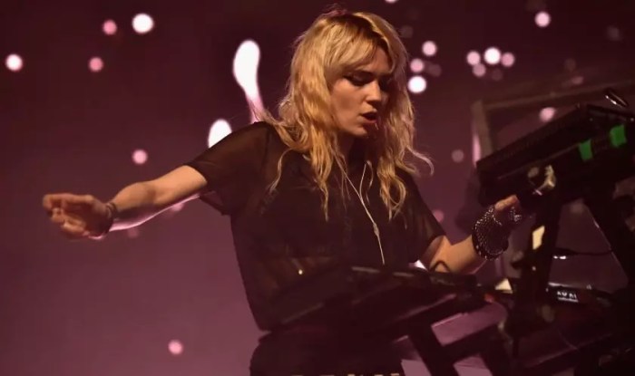 Grimes and Poppys New Song Play Destroy