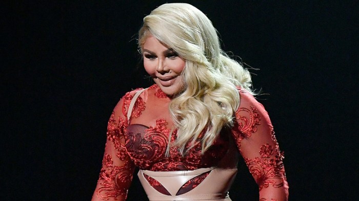 Lil kim drops new song took us a break listen