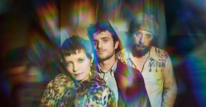 The Shacks start a cult in new “Follow Me” video | The FADER The shacks follow me
