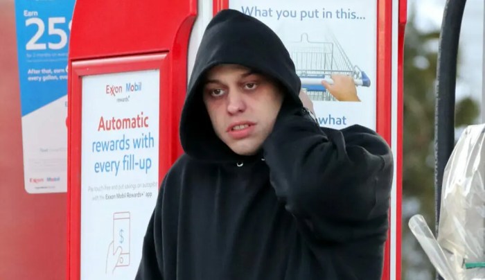 'SNL' Creator Lorne Michaels Is Sending Pete Davidson To Get Help | iHeart Pete davidson to star in new lorne michaels produced tv show bupkis