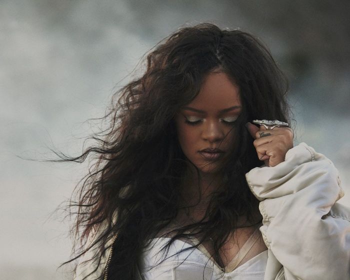 Rihanna lift me up