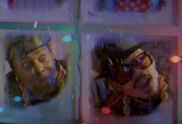 Watch president obama and chance the rapper sing jingle bells