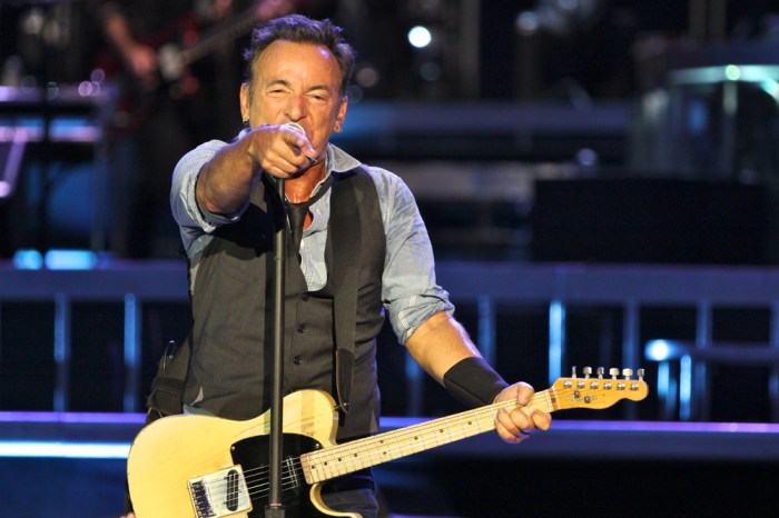 Bruce springsteen becomes first artist to have a billboard top 5 album in six consecutive decades