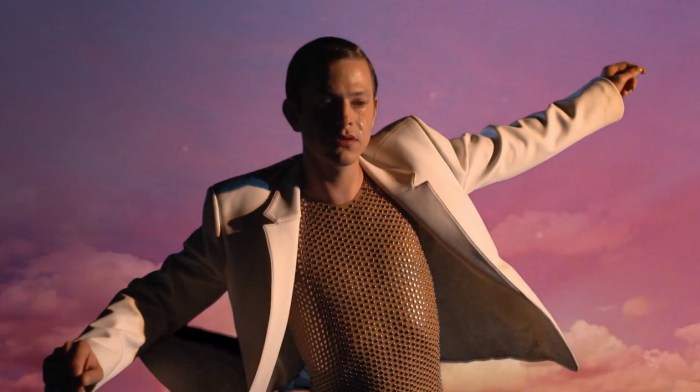 Christine and the queens jonathan ft perfume genius